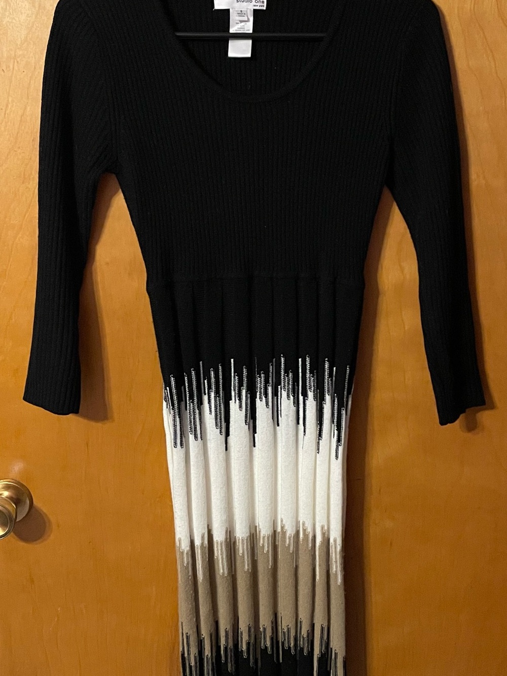 Studio One Black Long-Sleeve Ribbed Midi Dress with Ombre Panels